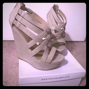Steve Madden XCESS wedges in Bone ~ size 8